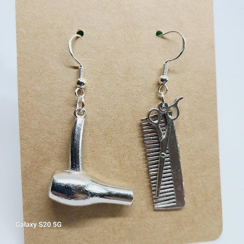 Handcrafted‎ Hairdresser Theme Dangle Drop Earrings Women's Silver Tone NWOT